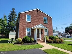 Building Photo - 219 Delaware Ave