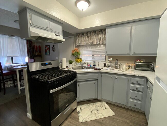 Foto del edificio - 20240 Park Rd