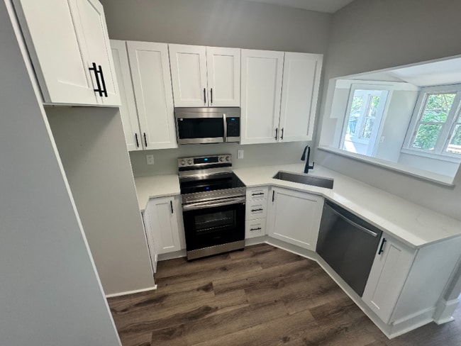 Building Photo - 144 Walnut St