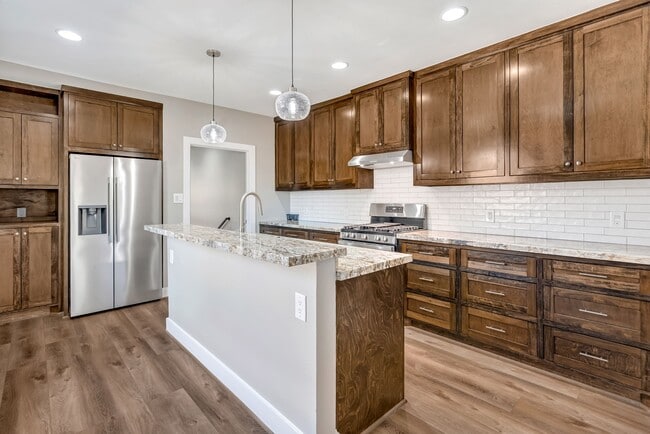 Building Photo - 430 N Hutcheson St