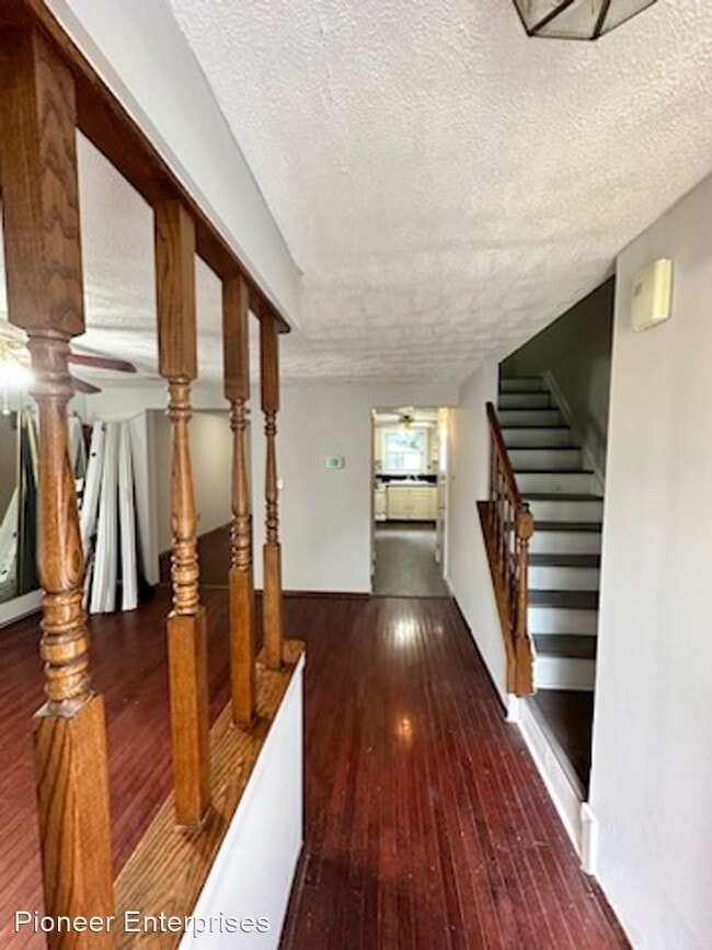 Building Photo - 3 br, 1.5 bath House - 2125 Allendale Rd