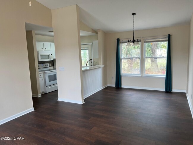 Foto del edificio - 1251 Oak Ave