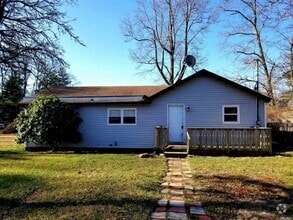 Building Photo - 112 Locust Dr