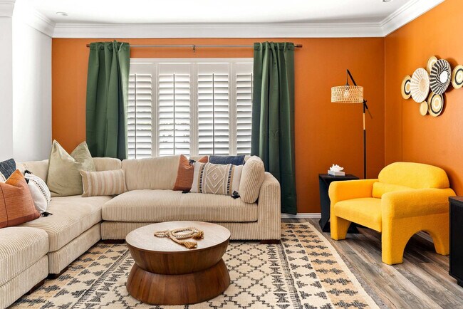 Foto del edificio - 4936 E Sharon Dr