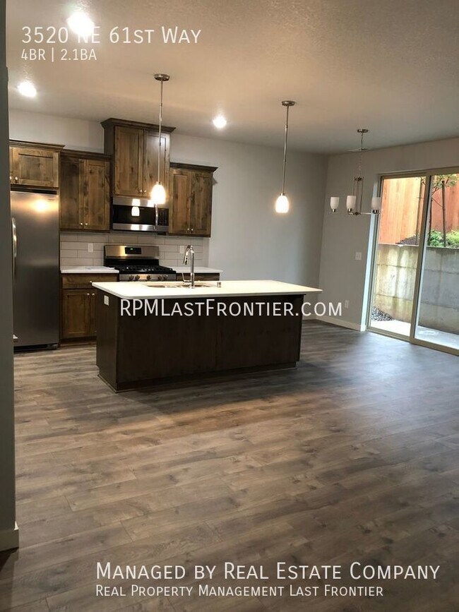 Foto del edificio - COMING SOON - Four Bedroom Vancouver Townh...