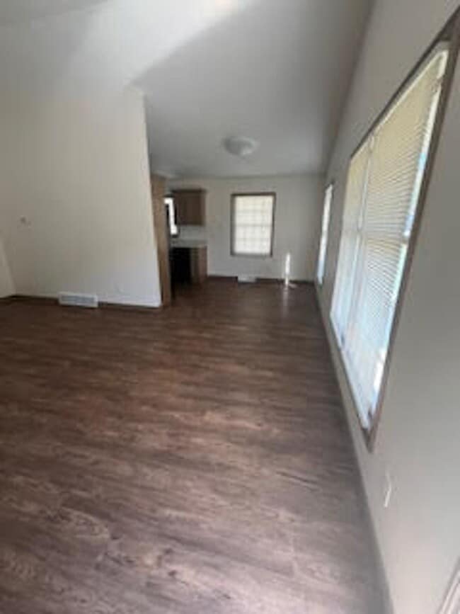 Foto del edificio - 486 S. Kaser