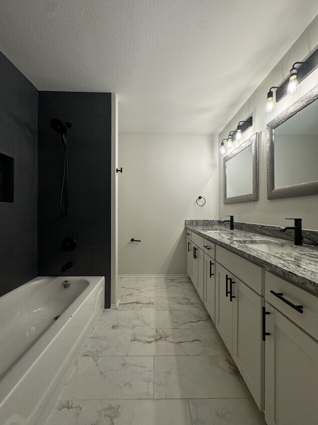 Foto principal - 714 McClenny Dr