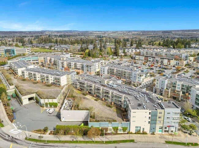 Building Photo - 15765-15765 Croydon Dr