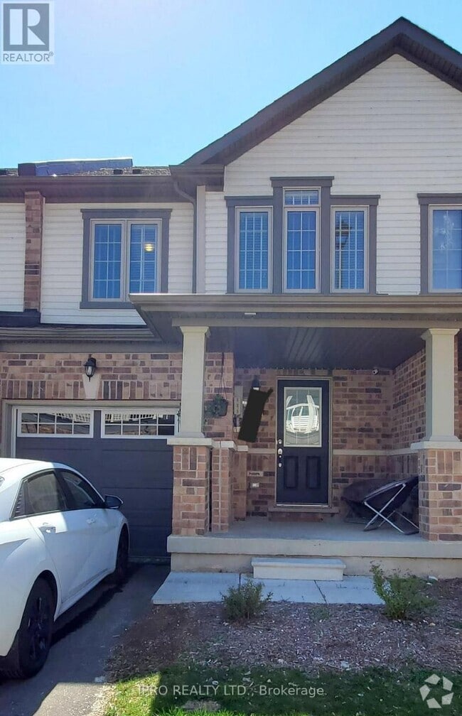 Building Photo - 570-570 Linden Dr