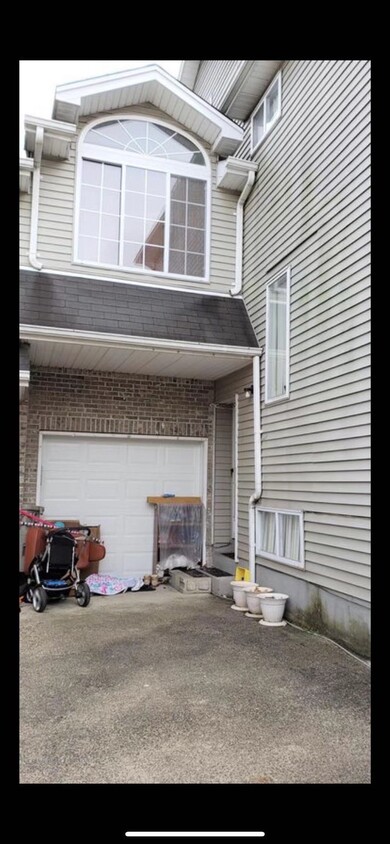Primary Photo - 49 Latourette Ln