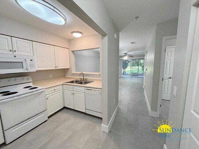 Building Photo - Lovely 2 Bedroom Condo at Florida Club
