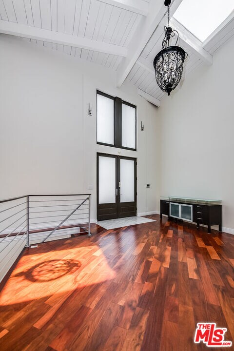 Foto del edificio - 9314 Sierra Mar Dr