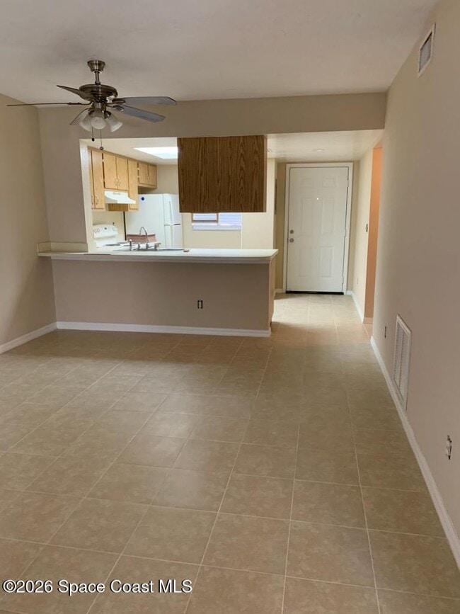 Building Photo - 1602 University Ln