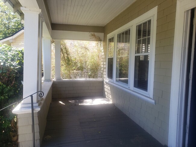 Foto del edificio - Charming Home Near Downtown Milwaukie