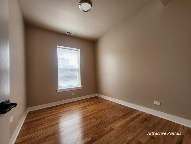 Foto del edificio - 6341 S Elizabeth St