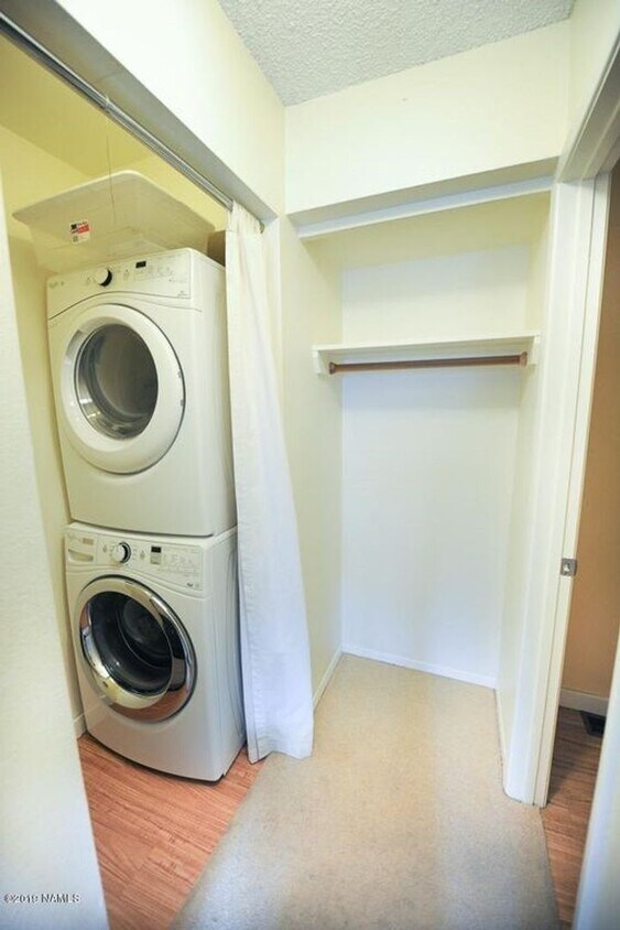 Foto principal - WON'T LAST, NEXT TO NAU: 2 Bed/2 Bath Cond...