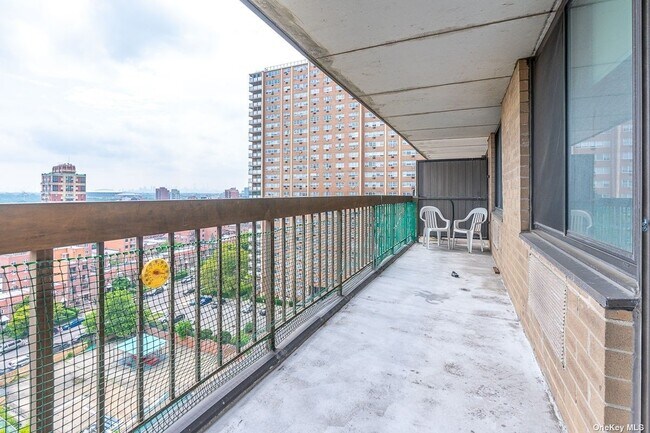 Foto del edificio - 138-35 Elder Ave