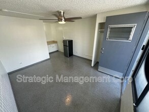 Building Photo - 1301 Lusitana St