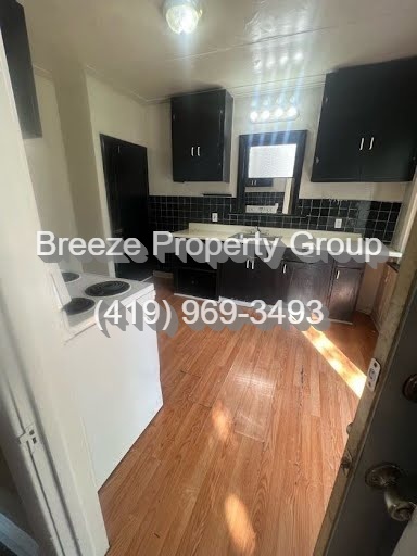 Building Photo - 2145 Dorr St