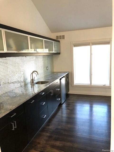 Foto del edificio - 28900 Wellington St
