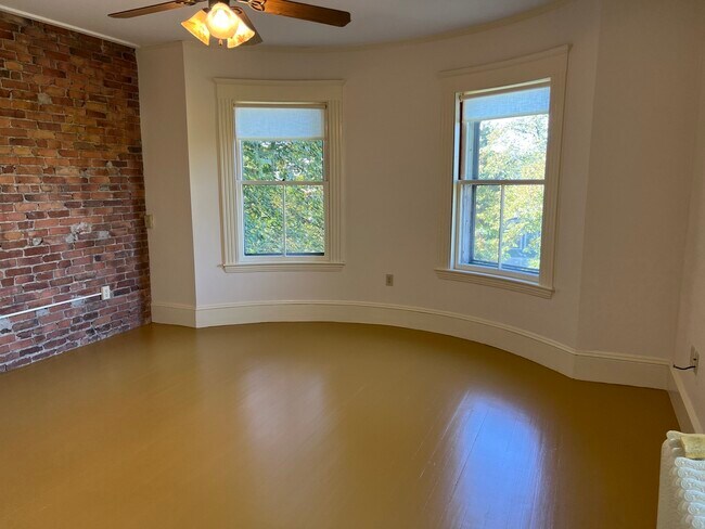 Foto del edificio - 588 Cambridge St