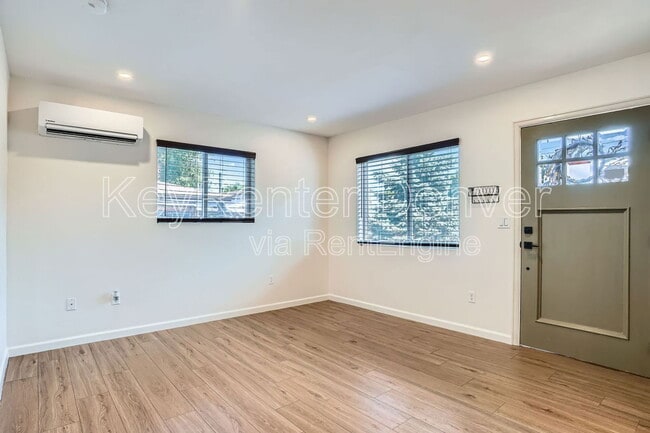 Foto del edificio - 4305 W Exposition Ave