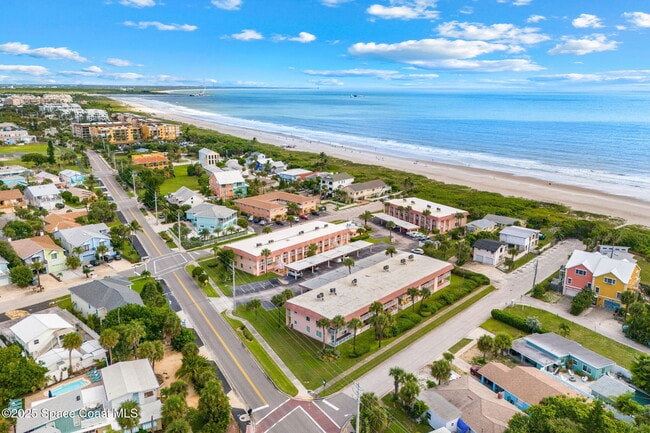 Building Photo - 8000 Ridgewood Ave