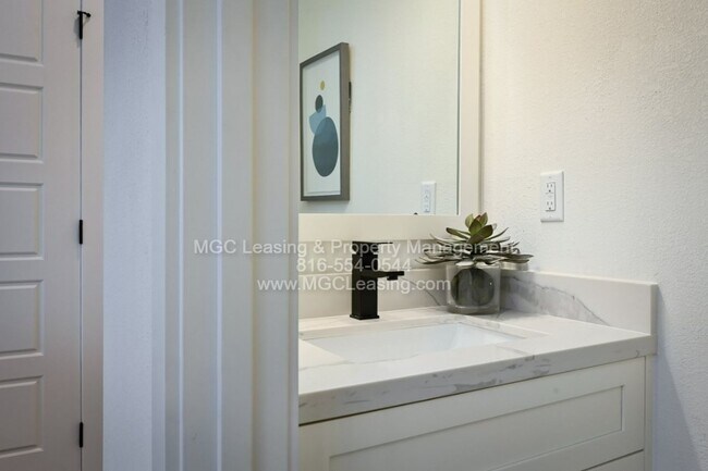 Foto del edificio - 6500-6502 Marsh Ave
