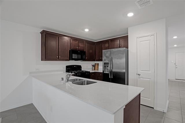 Foto del edificio - 14048 Earlham St