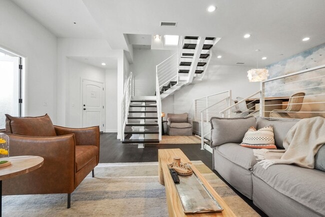 Building Photo - 9842 Portola Dr