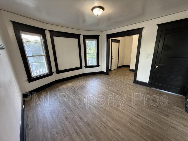 Foto del edificio - 2940 N Teutonia Ave