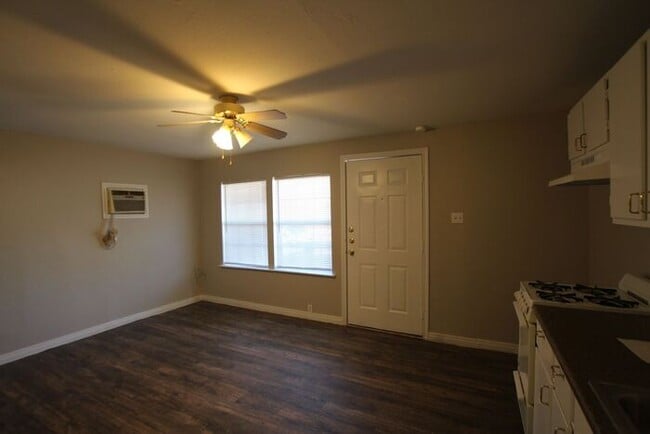 Building Photo - Charming 1 Bedroom, 1 Bath in West Tyler! ...