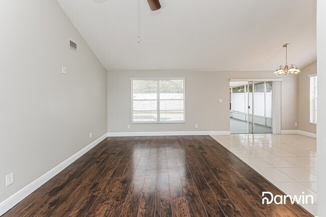 Building Photo - 514 Highview Cir S