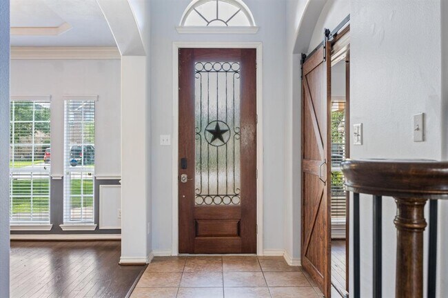 Foto del edificio - 3011 Rustic Gardens Dr
