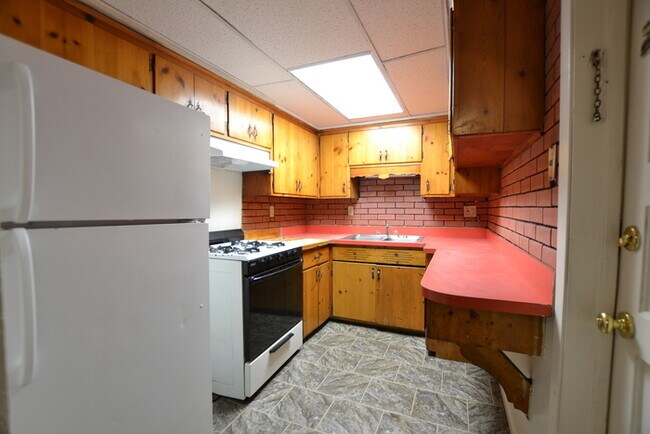 Building Photo - Amazing 1 Bedroom Apartment