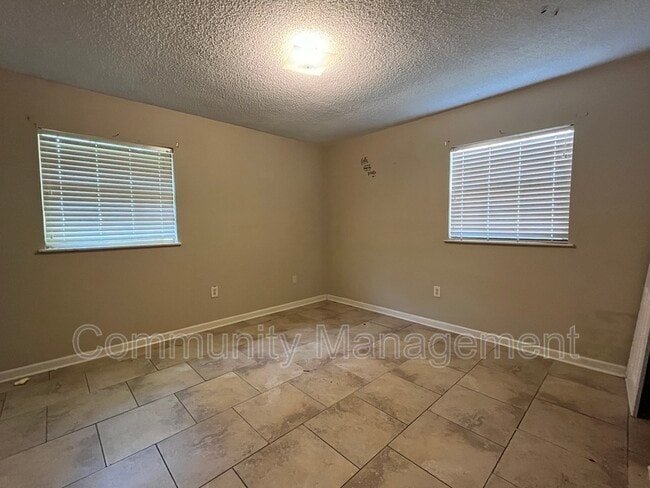 Building Photo - 16813 Vermillion Dr