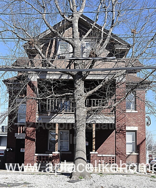 Building Photo - 3809 Washington St