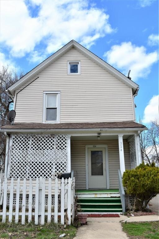 Primary Photo - 224 N 4th St Unit 2
