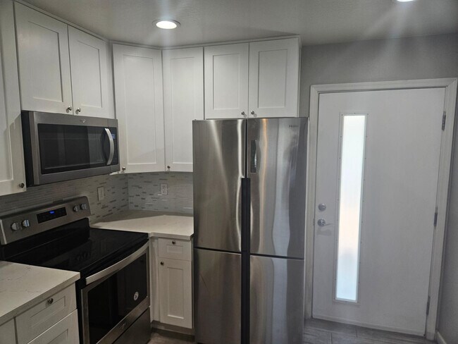 Foto del edificio - 935 E Roma Ave