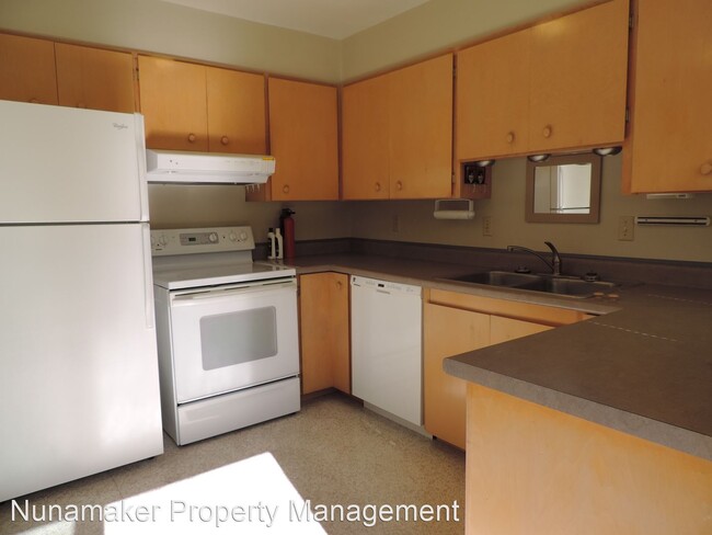 Building Photo - 2 br, 1 bath Apartment - 1107 Montello Ave.