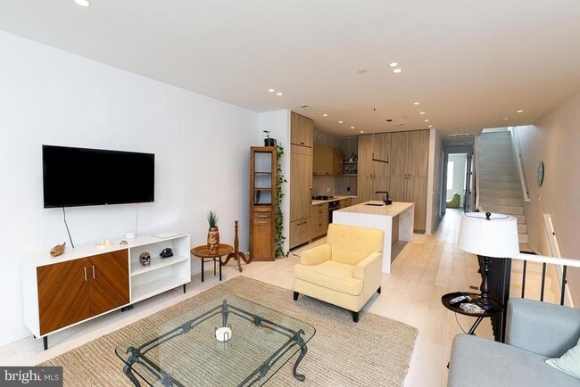 Foto del edificio - 1321 Monroe St NW