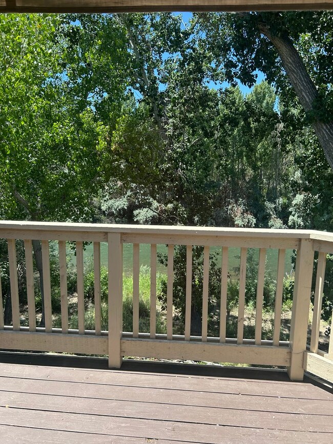 Building Photo - 2875 Idlewild Dr