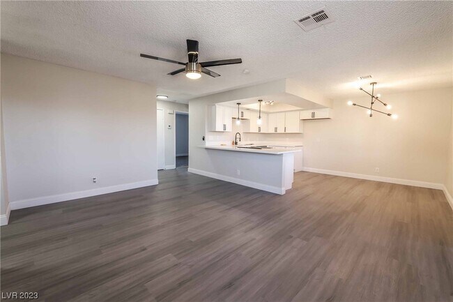 Building Photo - 3717 Snorkel Cir