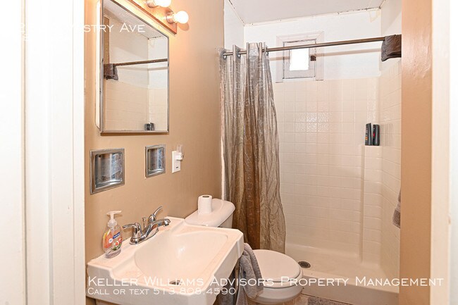 Building Photo - 2529 Vestry Ave