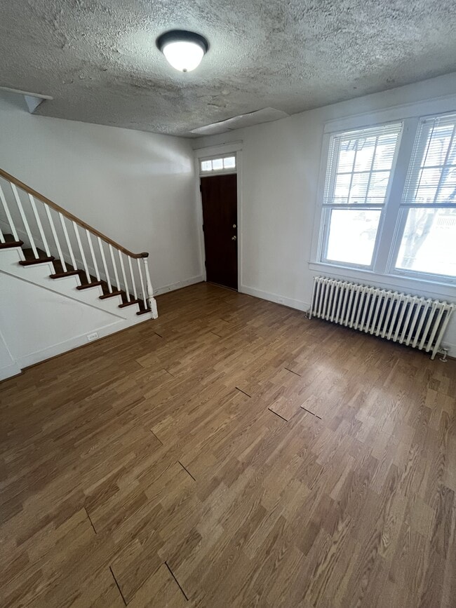 Building Photo - 450 New Dorwart St