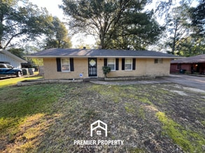 Building Photo - 4898 Dianne Dr