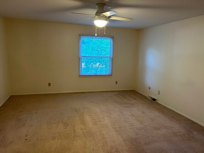 Dormitorio grande - 1420 W Ash St