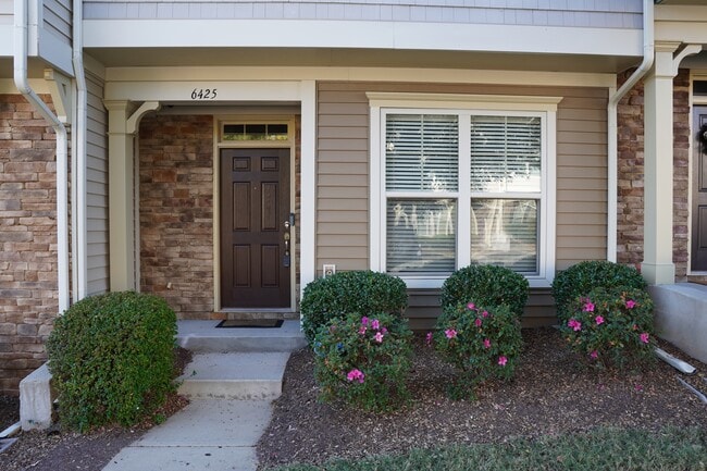 Foto del edificio - 6425 Swatner Dr