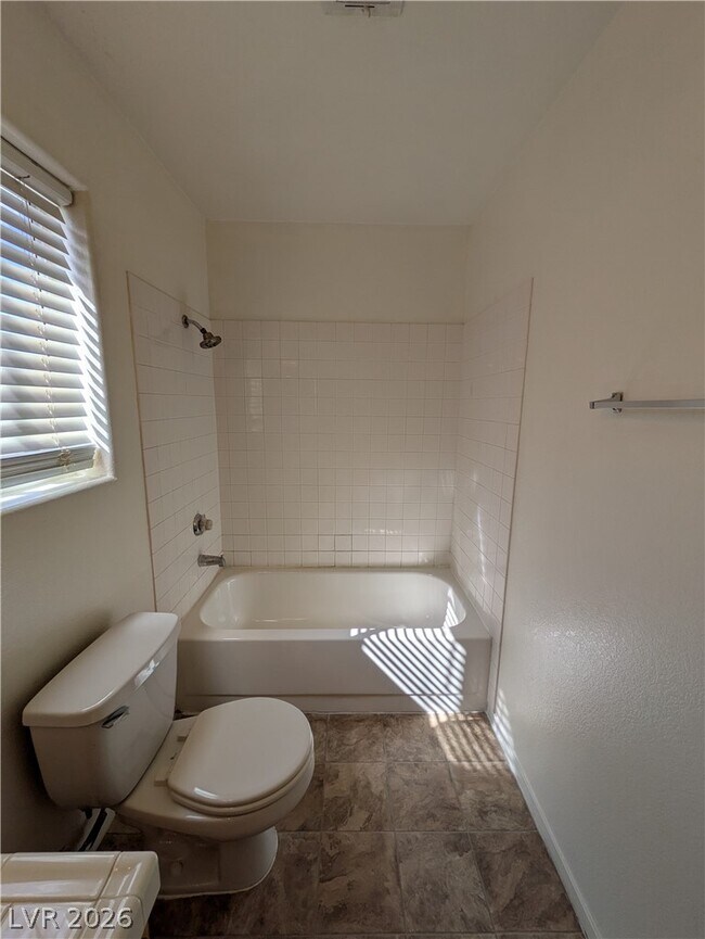Foto del edificio - 2462 Cavern Cove Way
