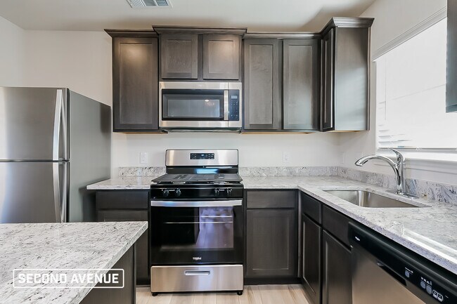 Foto del edificio - 328 Condie Russell Ave